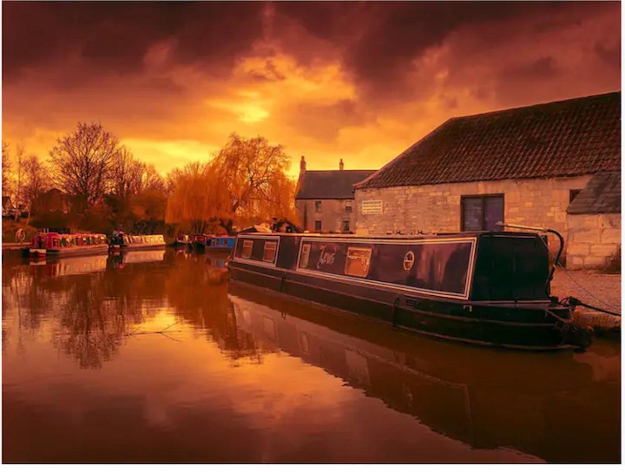 Appartamento Granby Estate The Old Pool House Bradford-On-Avon Esterno foto