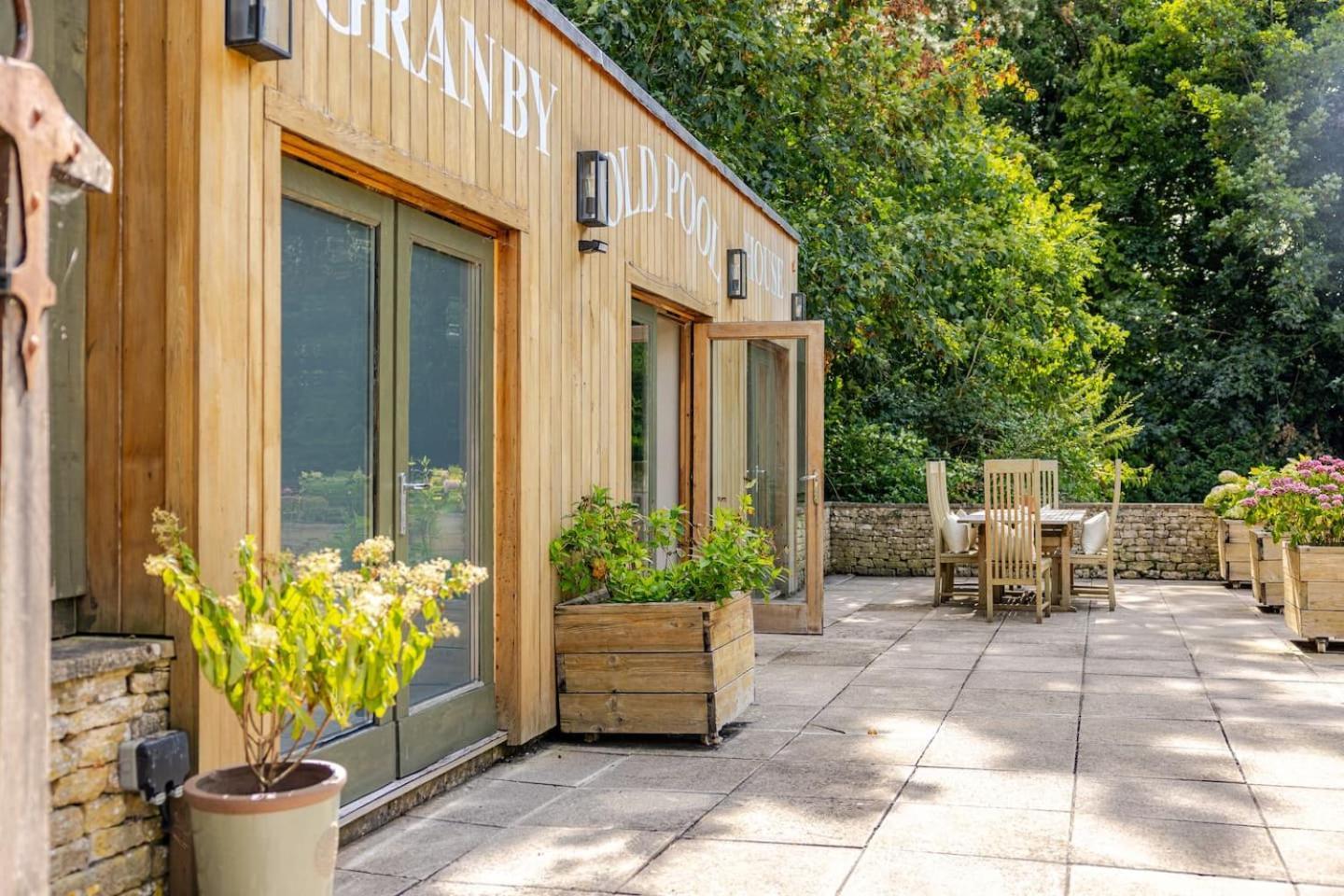 Appartamento Granby Estate The Old Pool House Bradford-On-Avon Esterno foto